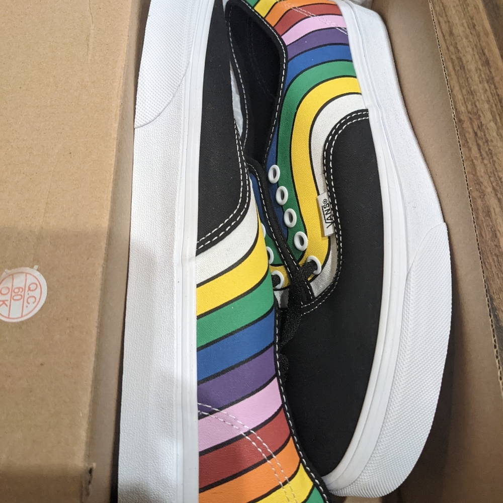 Vans classic refract rainbow 10M